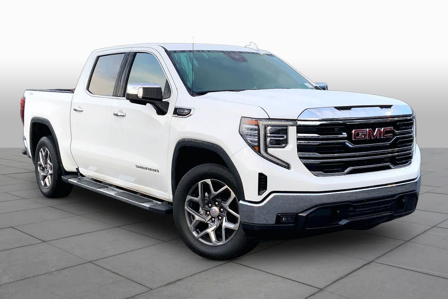 Used 2023 Summit White GMC SLT image 3
