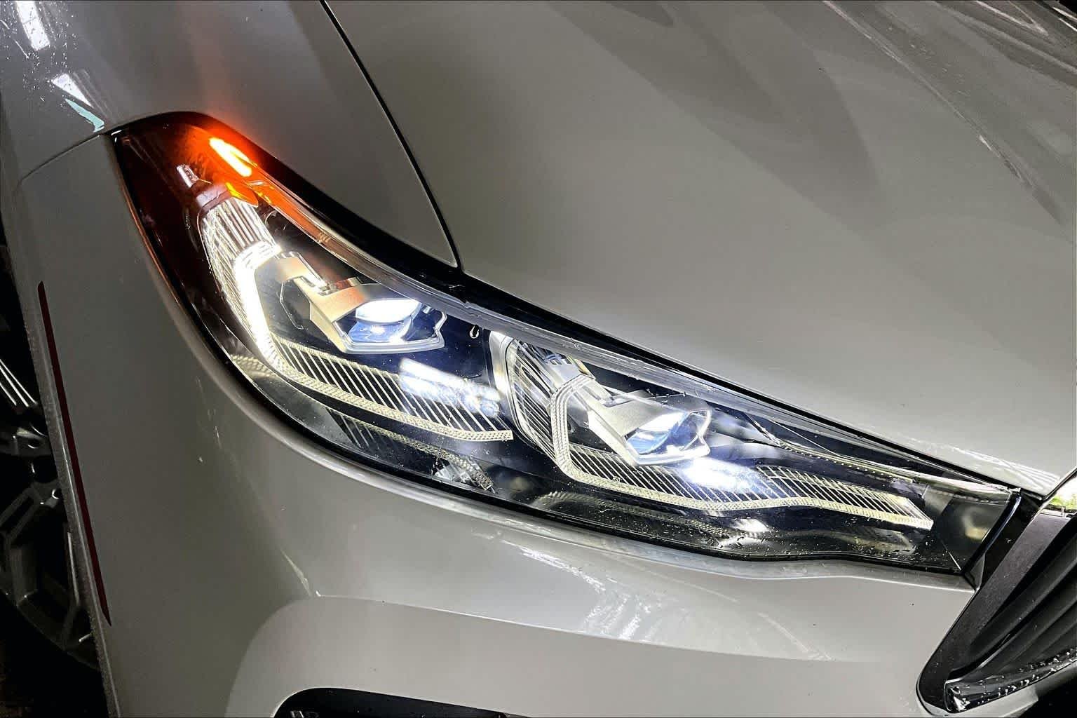 Used 2020 Mineral White Metallic BMW xDrive40i image 27