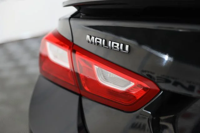 Used 2019 Black Chevrolet RS image 33