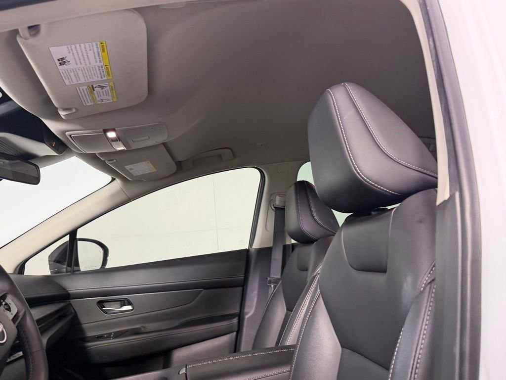 Used 2025 White Nissan SV image 24