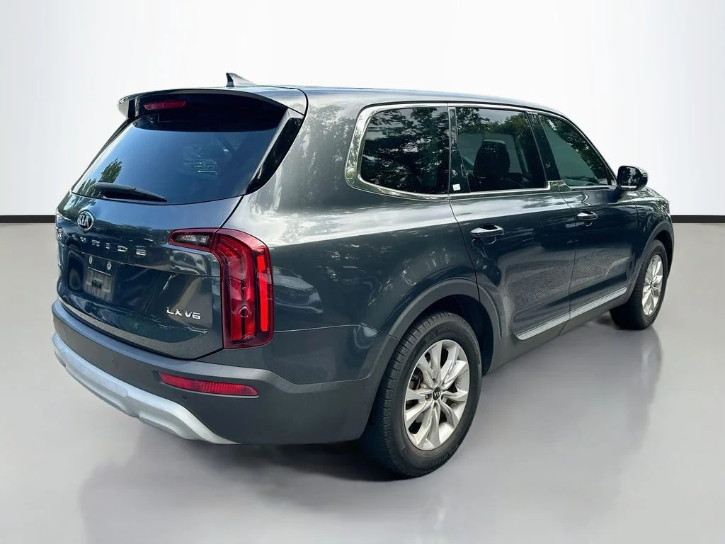Used 2021 Grey Kia LX image 5