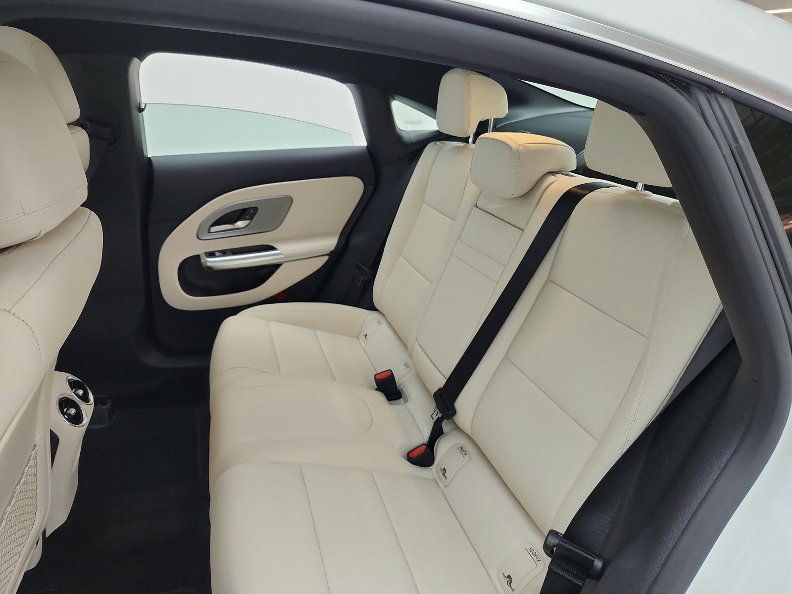 New 2027 Polar White Mercedes-Benz CLA 220 Hybrid FWD image 32