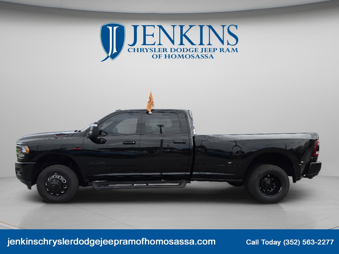 Used 2024 Diamond Black Crystal Pearlcoat Ram Big Horn image 8