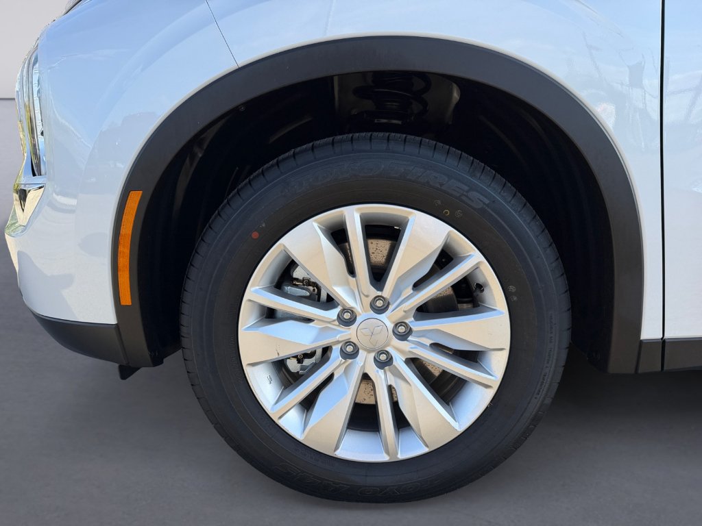 New 2026 White Diamond Mitsubishi ES image 9