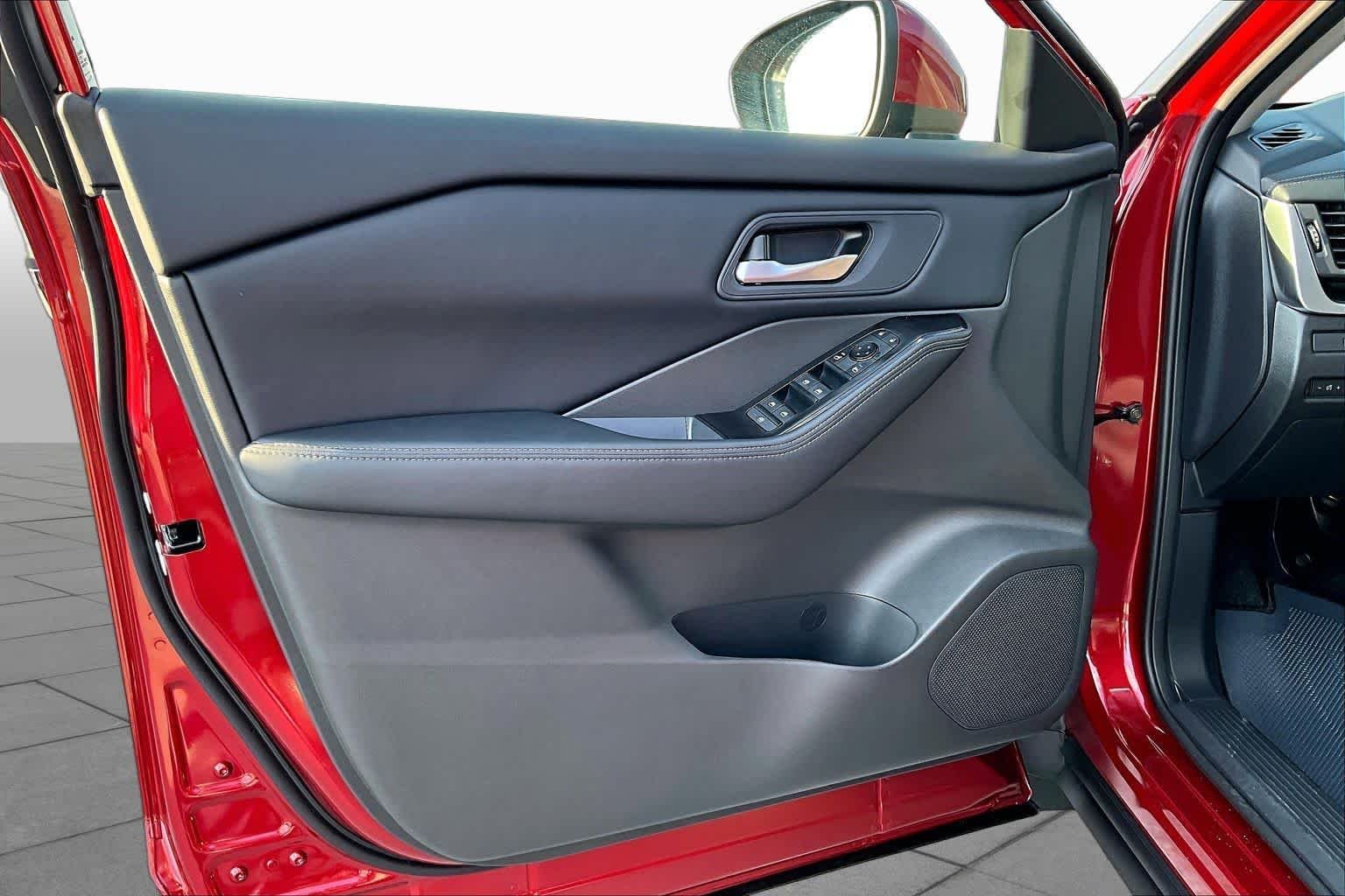 New 2027 Scarlet Ember Tintcoat Nissan SV image 10