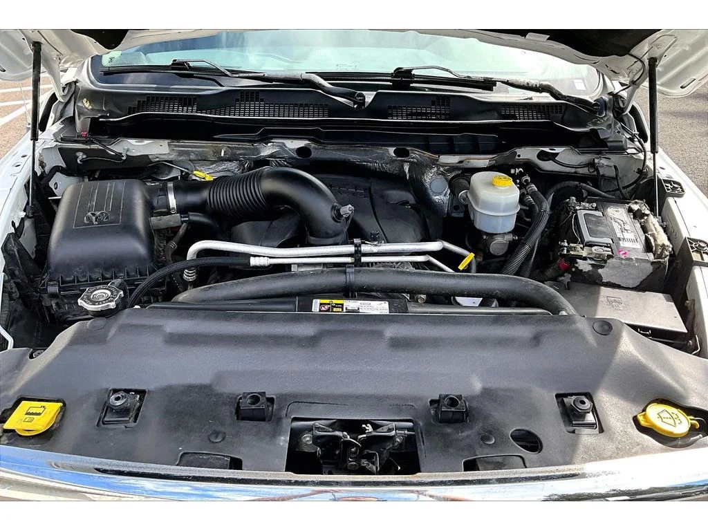Used 2014  Ram SLT image 10