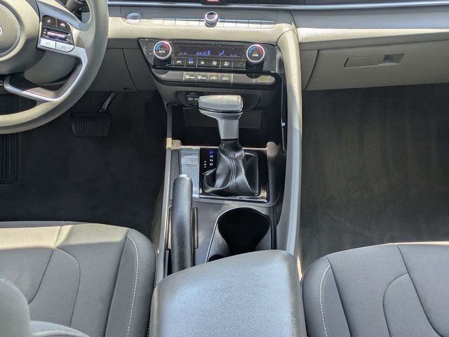 Used 2024 White Hyundai SEL image 18