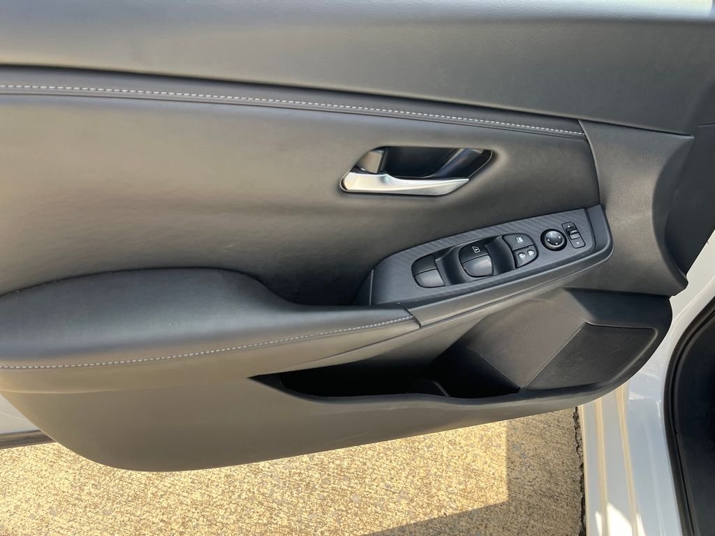 Used 2025 White Nissan SV image 11