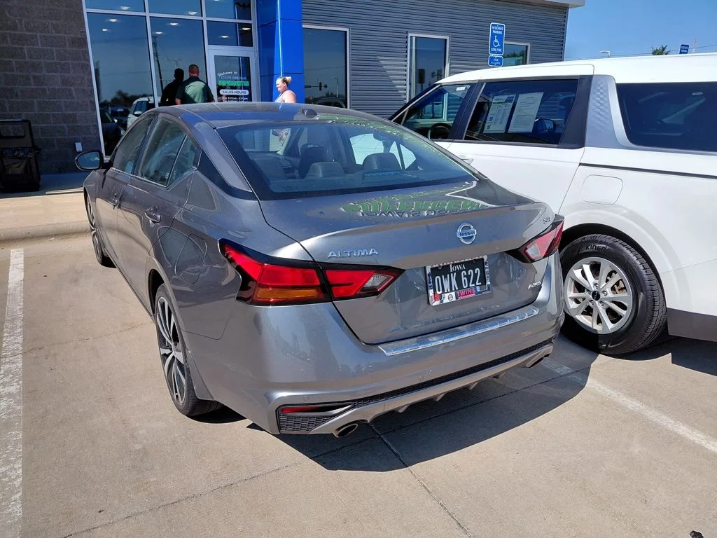 Certified Used 2022 Gray Nissan 2.5 SR image 4
