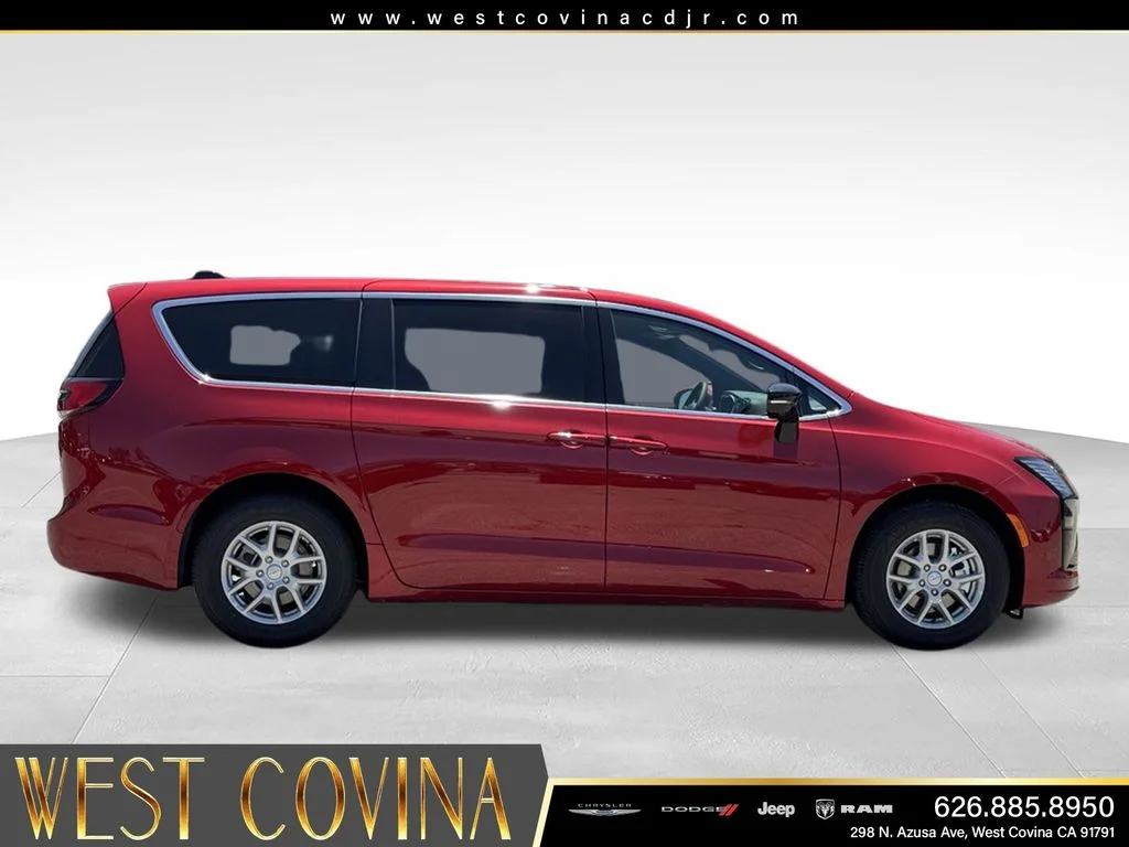 New 2027 Red Hot Pearl-Coat Exterior Paint Chrysler Select image 6