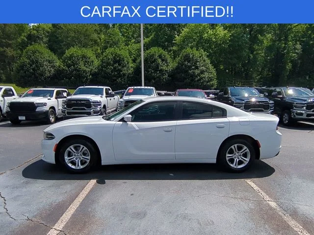 Used 2019 White Dodge SXT image 2