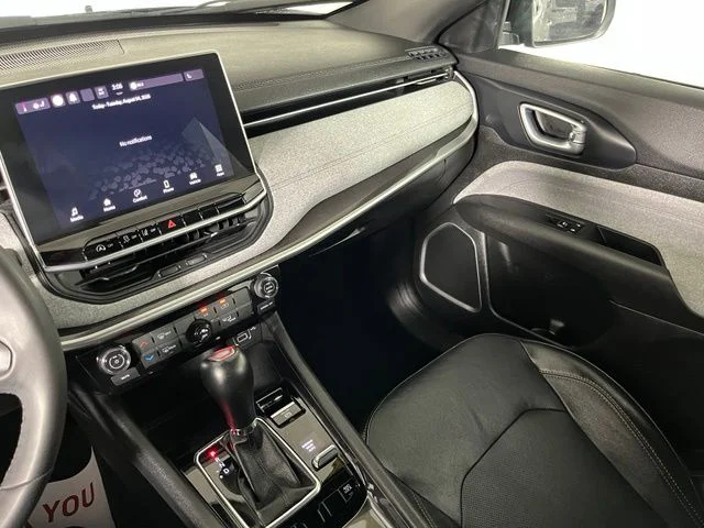 Used 2023 Gray Jeep Latitude Lux image 35