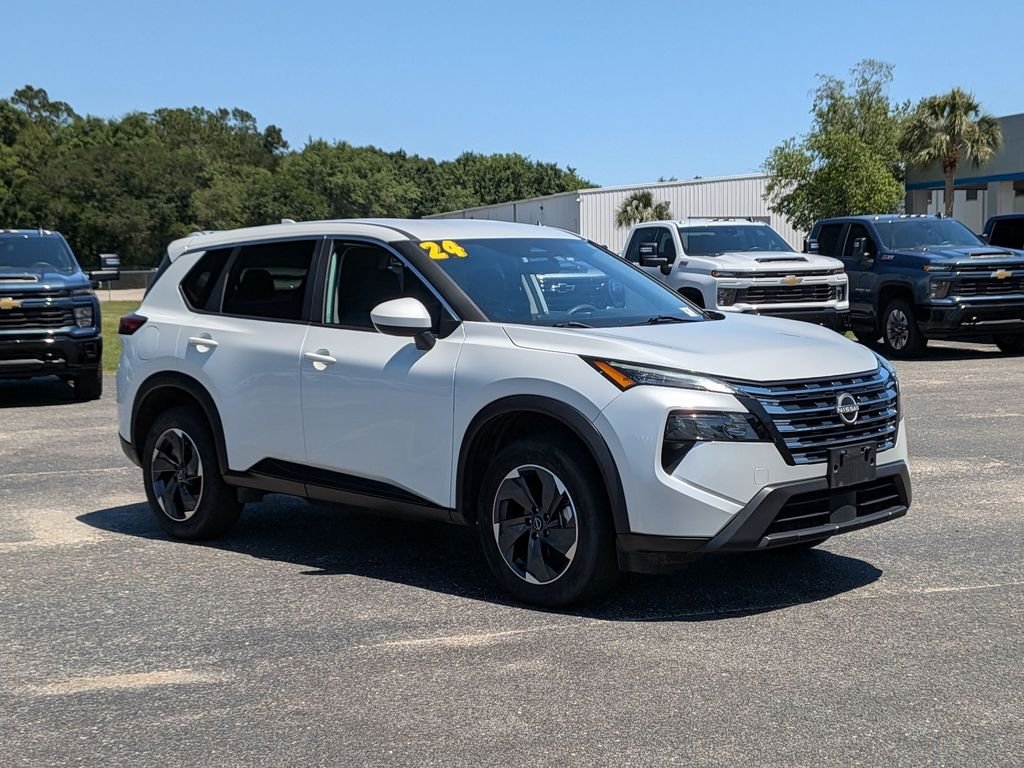 Used 2024 White Nissan SV image 7