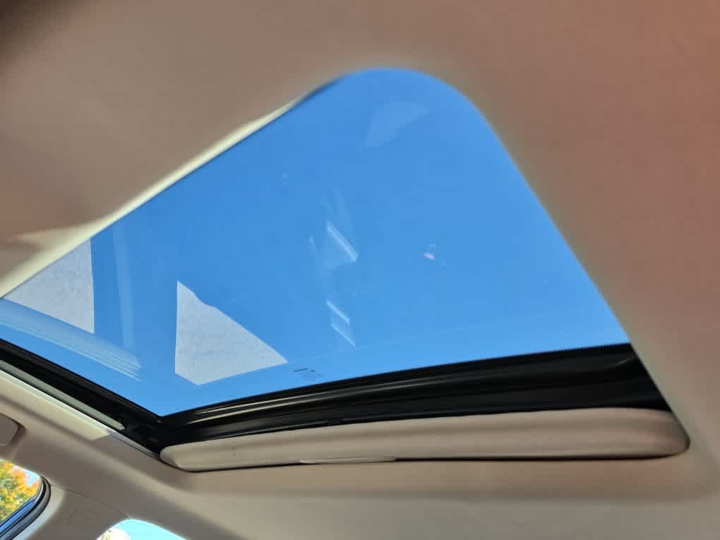 Used 2019 Super Black Nissan 2.5 SL image 16