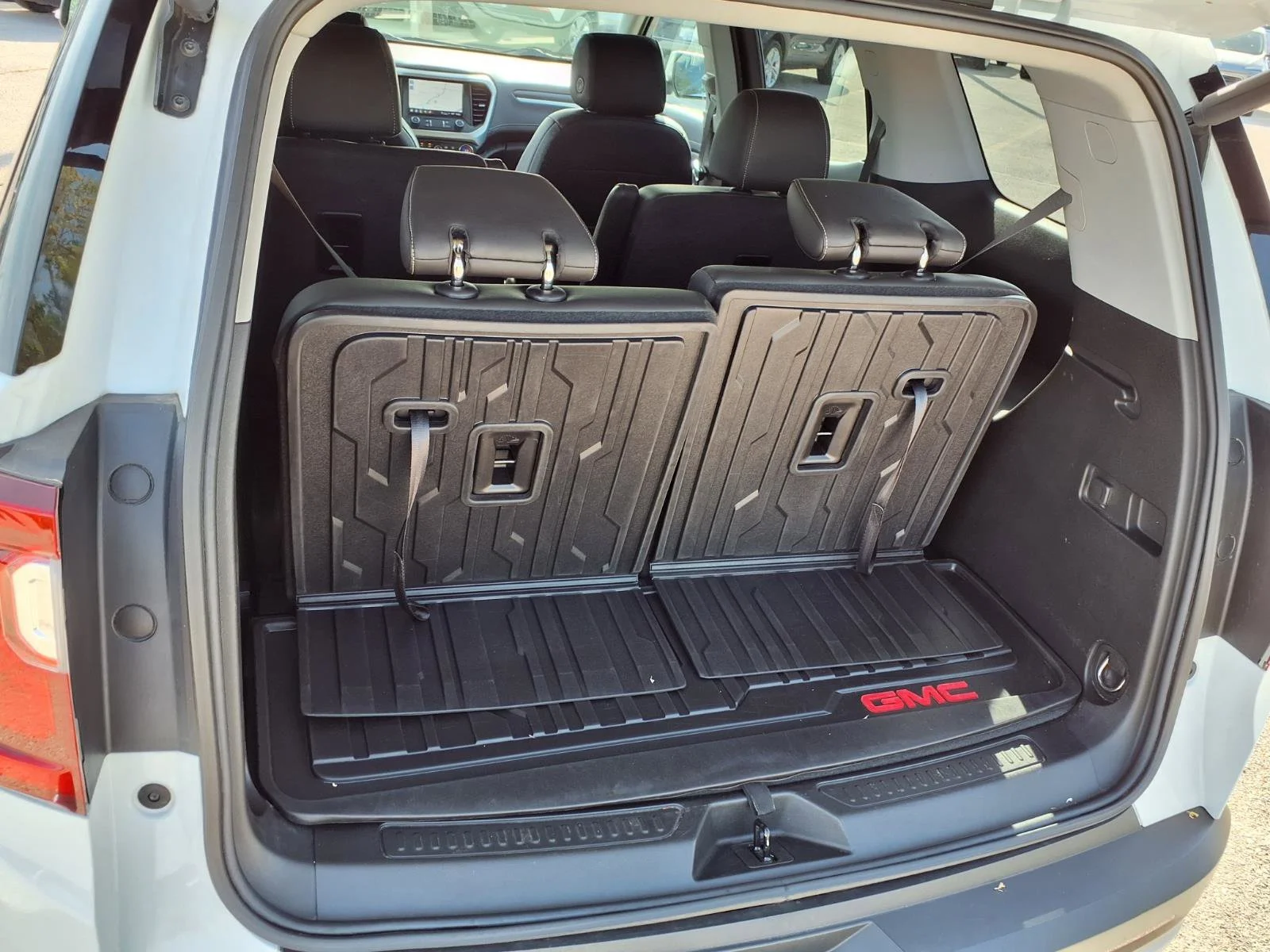 2023 GMC Acadia SLT - Photo 34