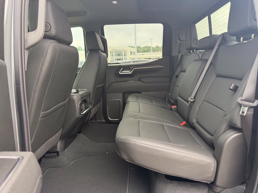 2026 GMC Sierra 1500 SLT - Photo 7