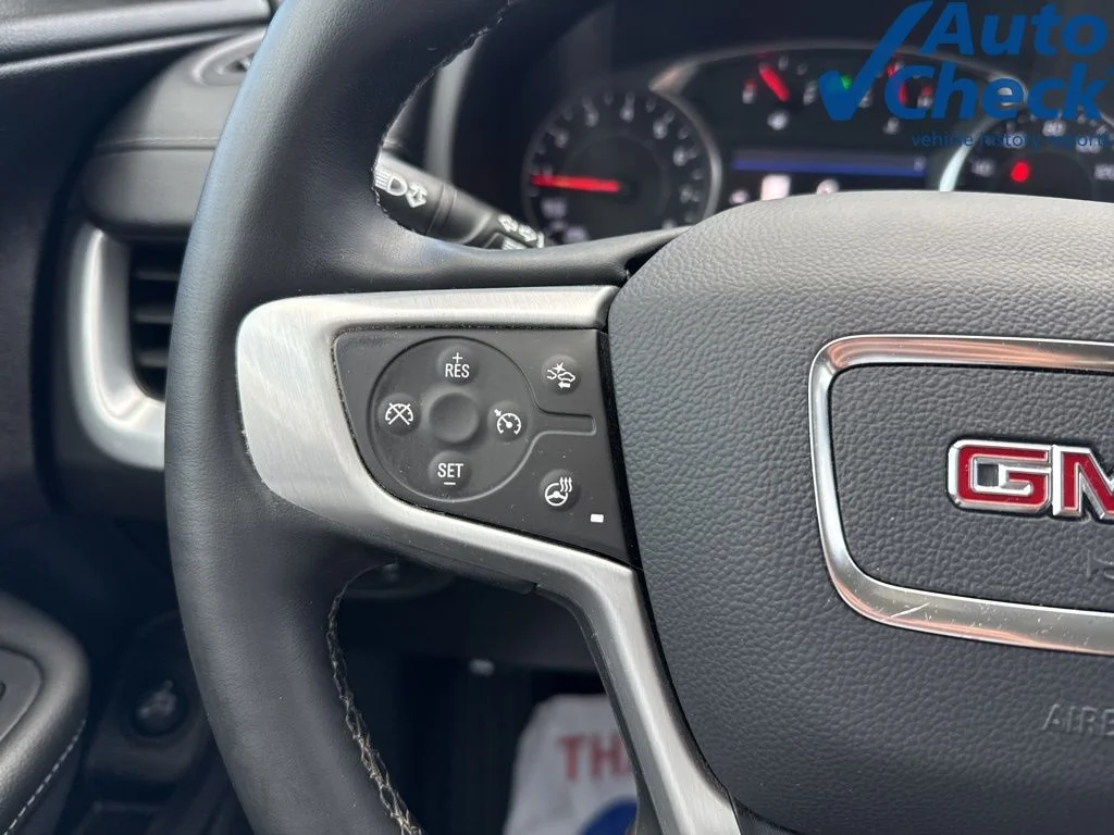 Used 2024 White GMC SLT image 17