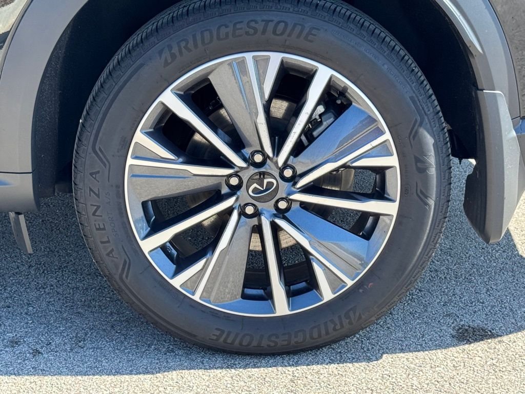 Used 2026 Mineral Black INFINITI LUXE image 8