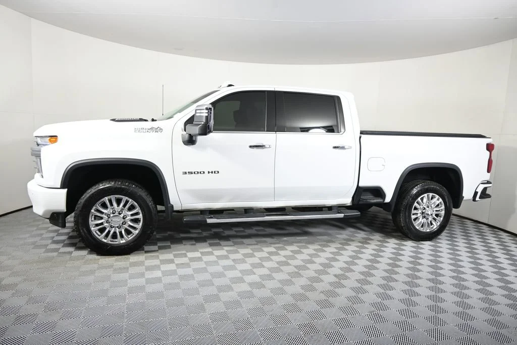 Used 2020 Chevrolet Silverado 3500HD High Country with VIN 1GC4YVEYXLF140662 for sale in Forest Lake, Minnesota