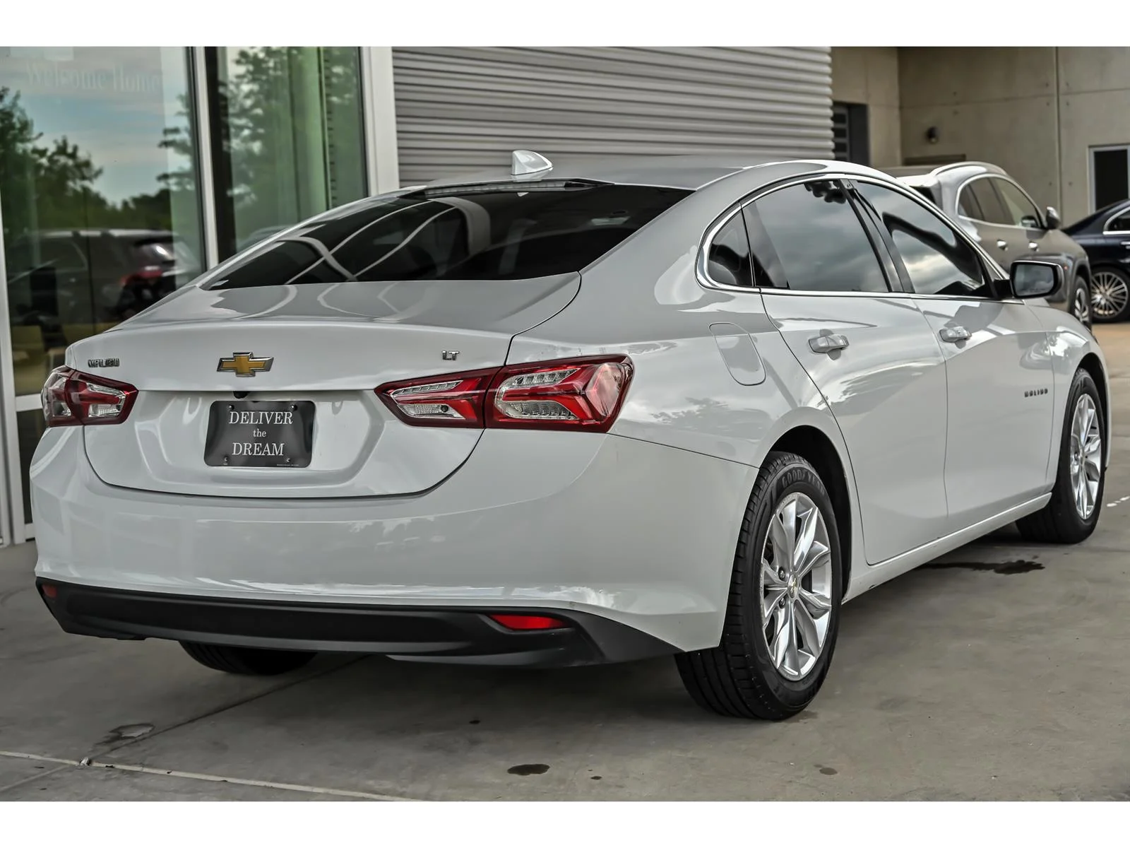 Used 2020 White Chevrolet LT image 8