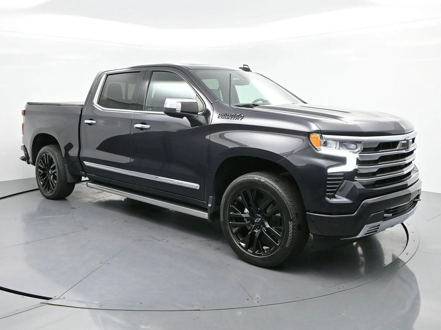 Used 2023 Dark Ash Metallic Chevrolet High Country image 2