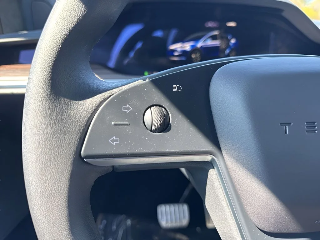 Used 2024  Tesla Base image 16