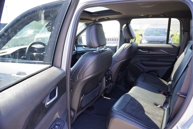 Used 2023 Silver Jeep Altitude X image 16