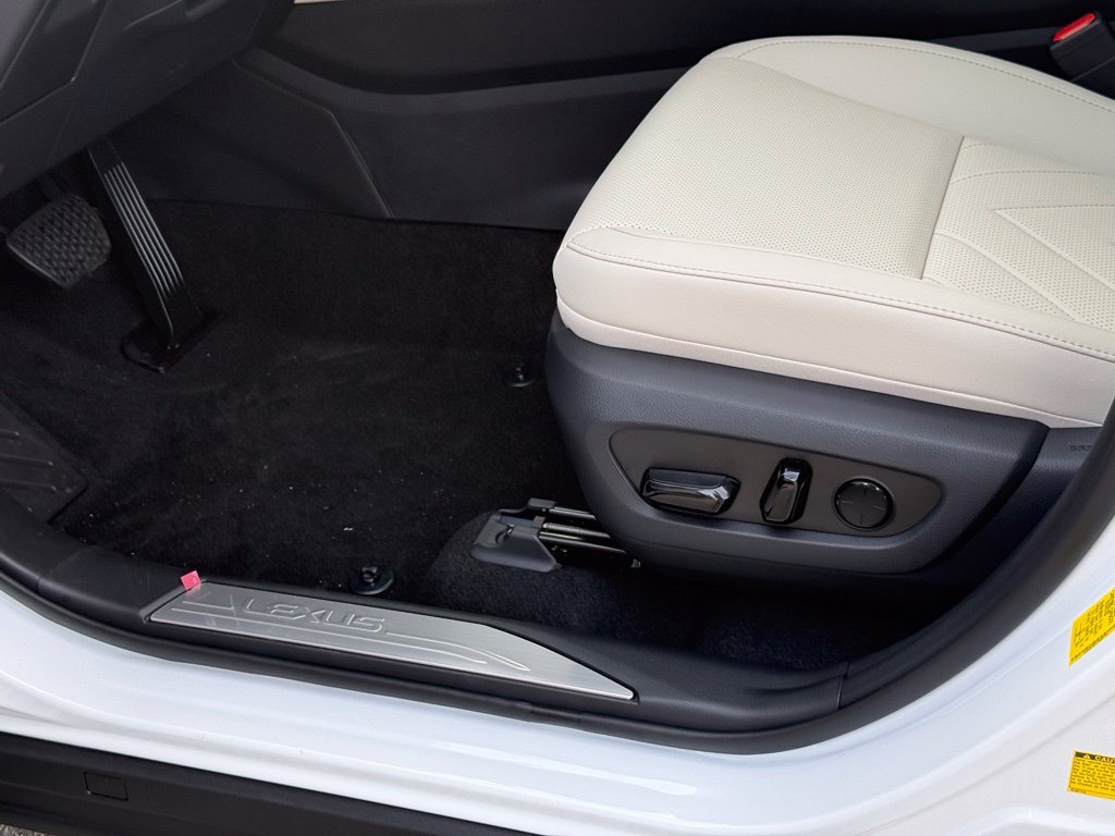 New 2026 Ultra White Lexus  350 LUXURY AWD image 18
