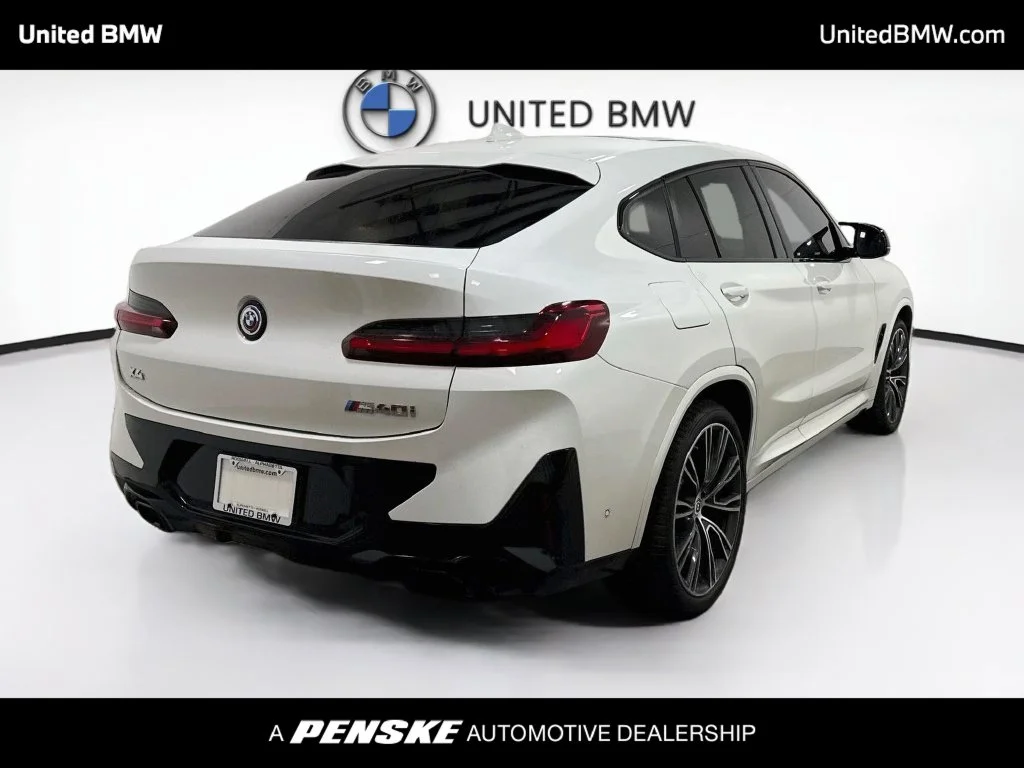 Used 2023 Alpine White BMW M40i image 5