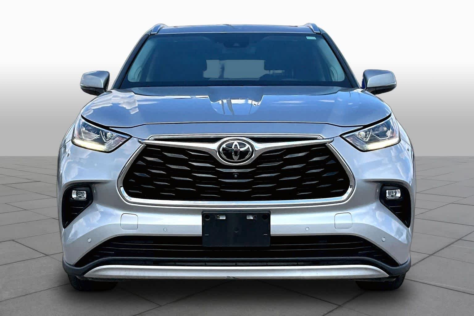 Used 2021 Celestial Silver Metallic Toyota Platinum image 4
