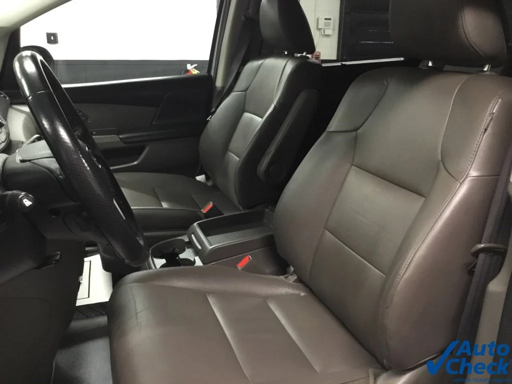 Used 2015 Silver Honda EX-L image 25