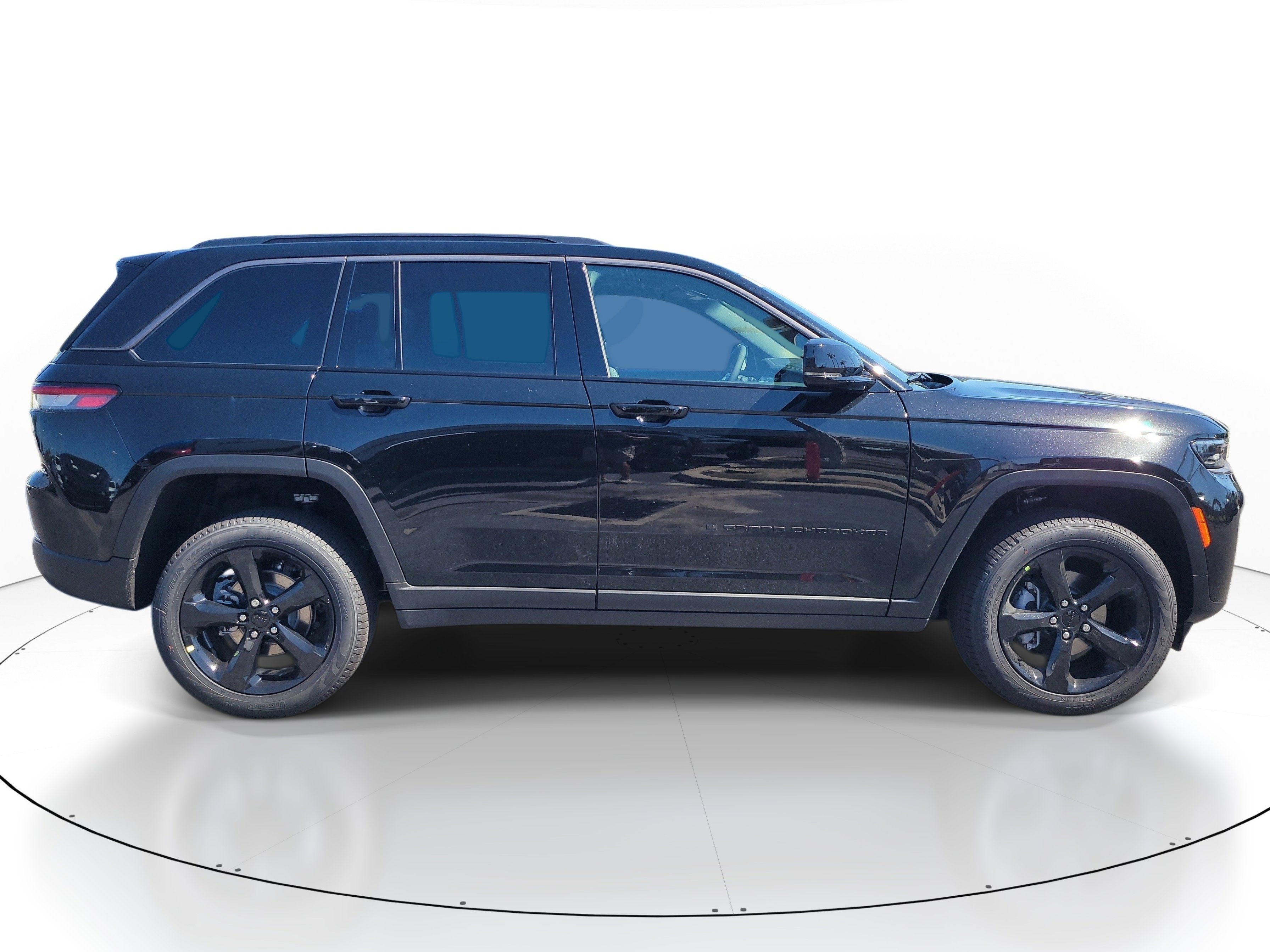 New 2026 Diamond Black Crystal Pearl-Coat Exterior Paint Jeep Limited image 5