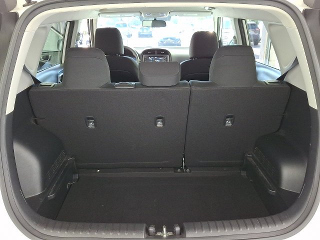 Used 2021 White Kia LX image 34