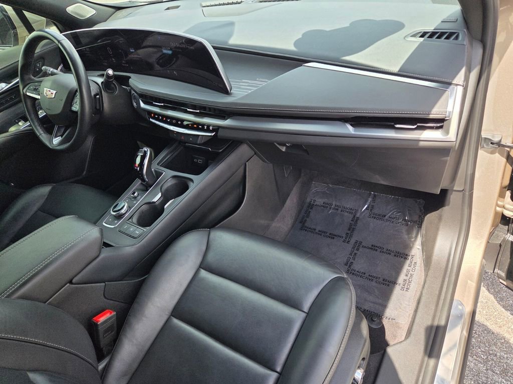 2025 Cadillac XT4 Premium Luxury - Photo 18
