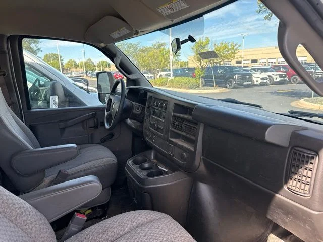 Used 2018 White Chevrolet Work Van image 9
