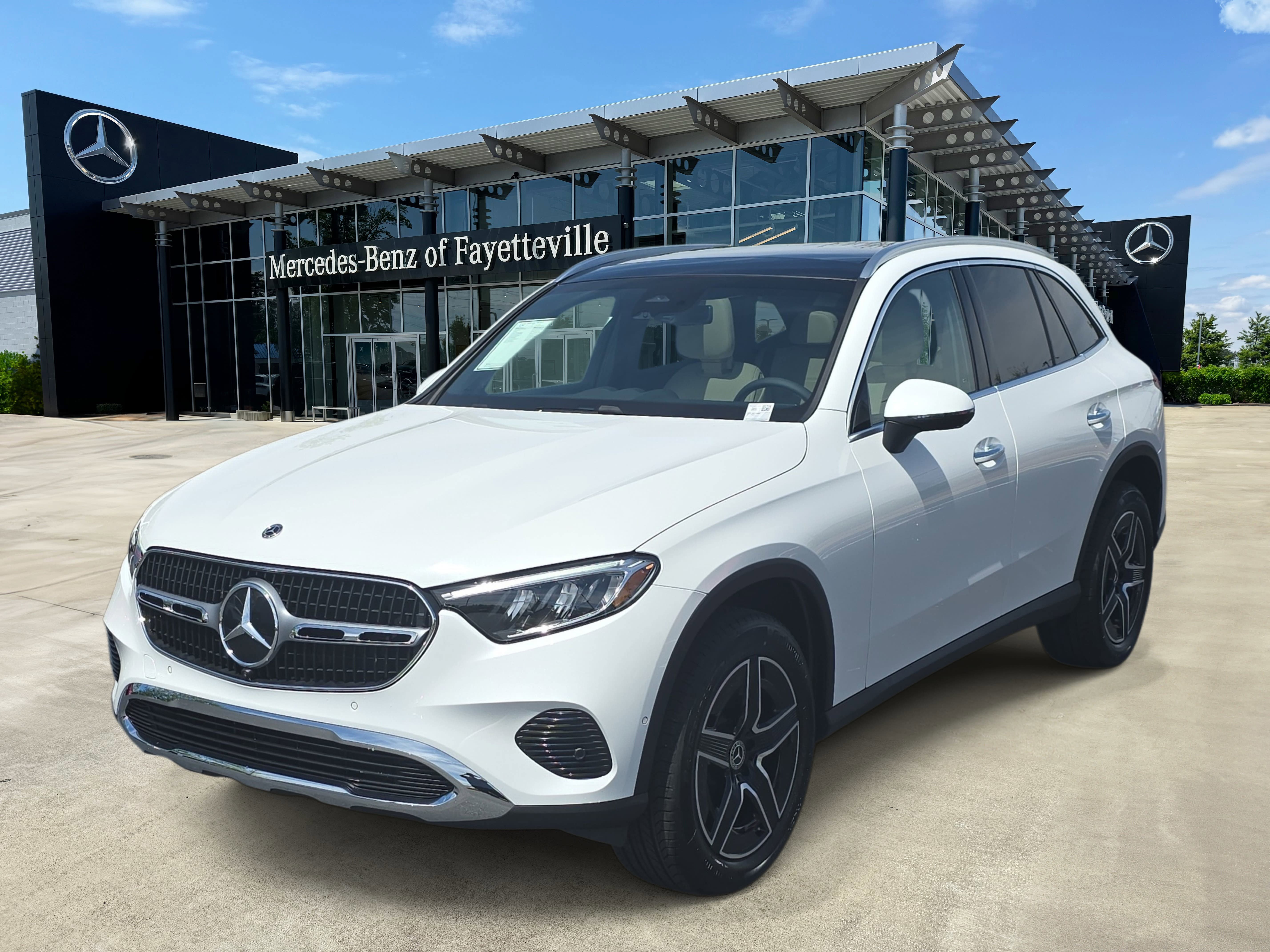 New 2026 MANUFAKTUR Moonlight White Metallic Mercedes-Benz GLC300 image 1