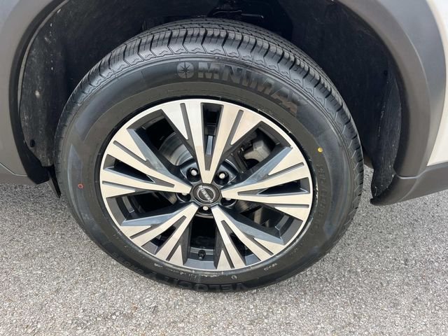 2023 Nissan Rogue SV - Photo 11