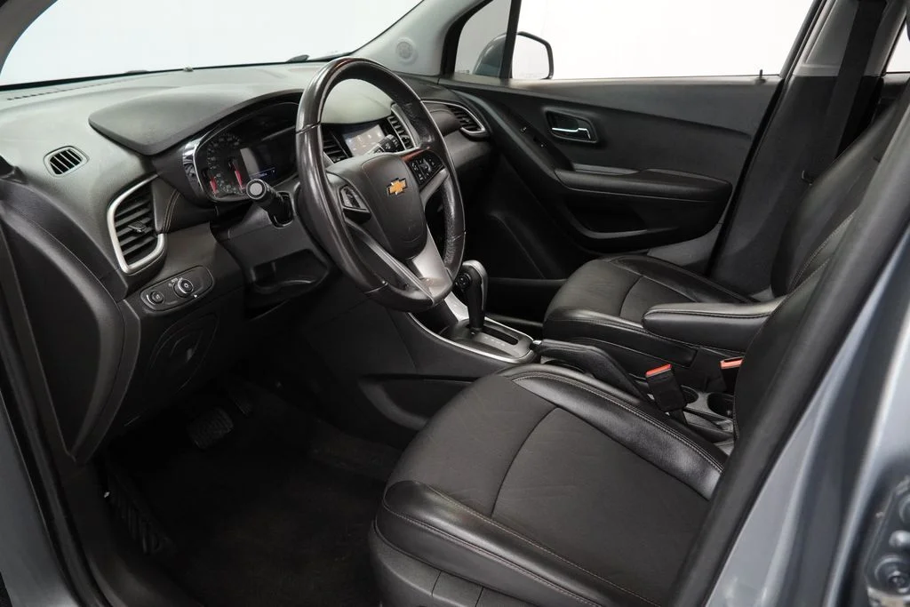 Used 2019 Gray Chevrolet LT image 10