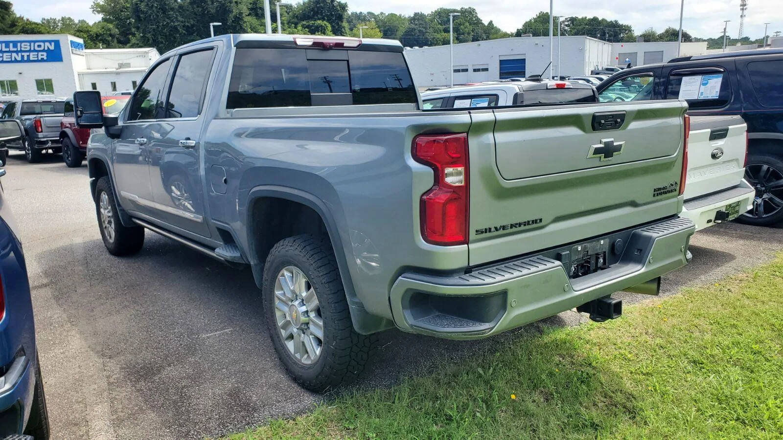 Used 2024 Sterling Gray Metallic Chevrolet High Country image 8
