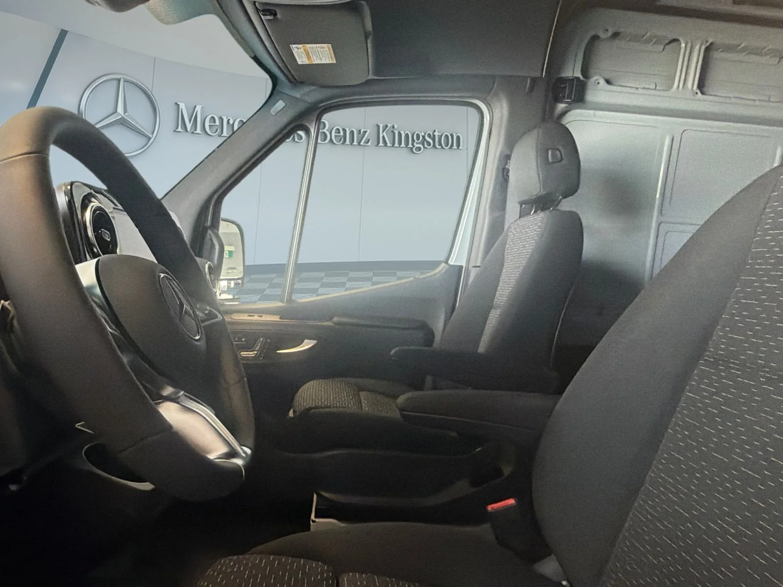 Used 2025 Silver Mercedes-Benz 2500 Standard Roof image 4