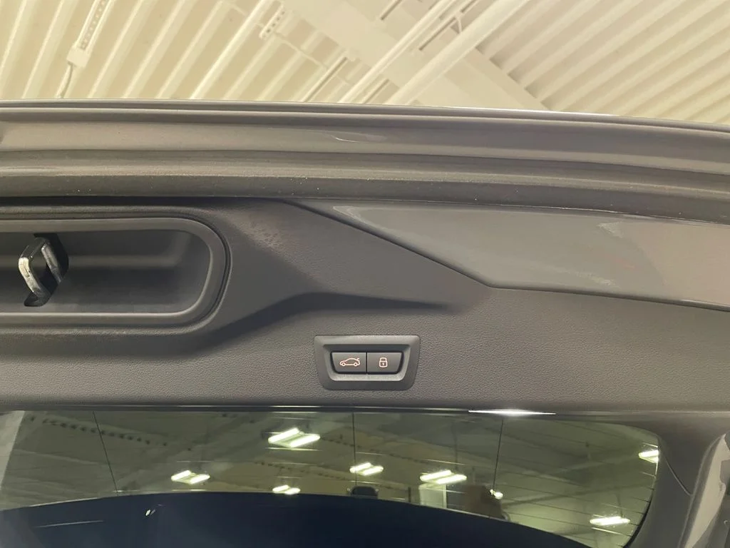 Used 2025 Gray Metallic BMW xDrive50e image 17