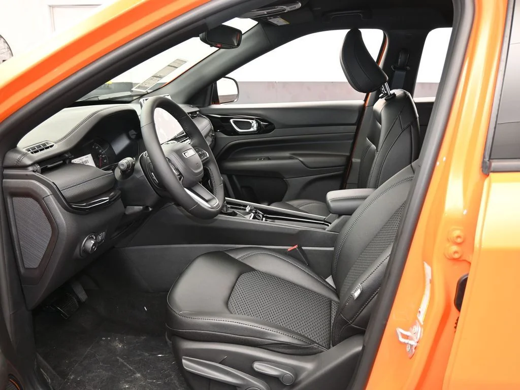 New 2026 Joose (DISC) Jeep Latitude image 11
