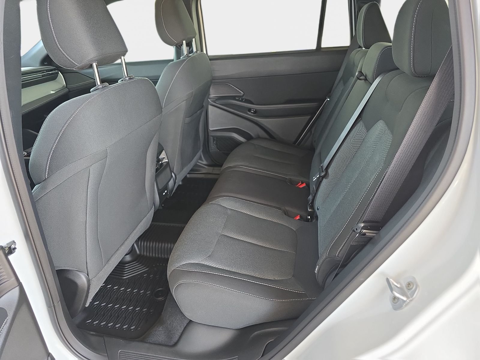 Used 2026 White Jeep Laredo image 16