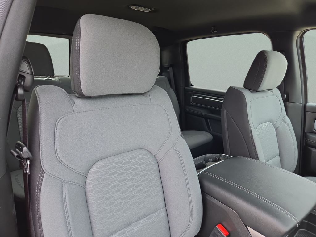 New 2026 Granite Crystal Metallic Clear-Coat Exterior Paint RAM Big Horn/Lone Star image 38