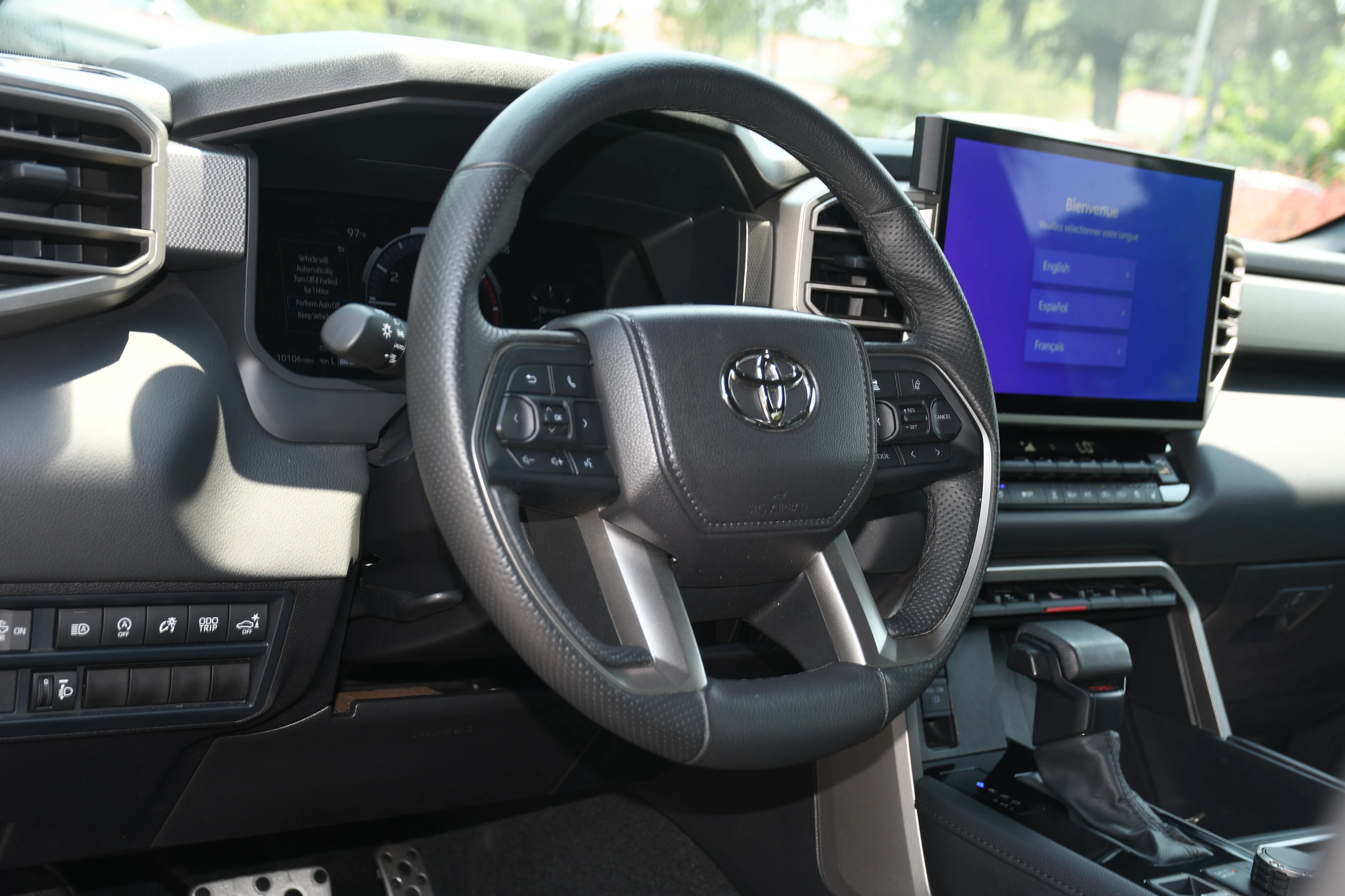 2025 Toyota Tundra Limited - Photo 8