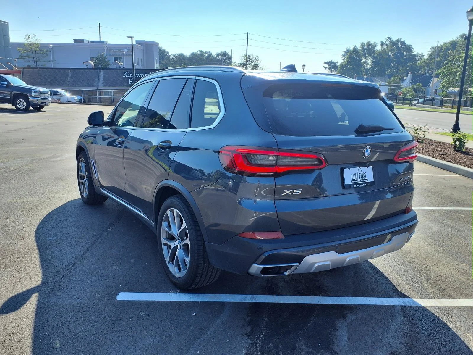 Used 2019 Arctic Gray Metallic BMW xDrive40i image 28