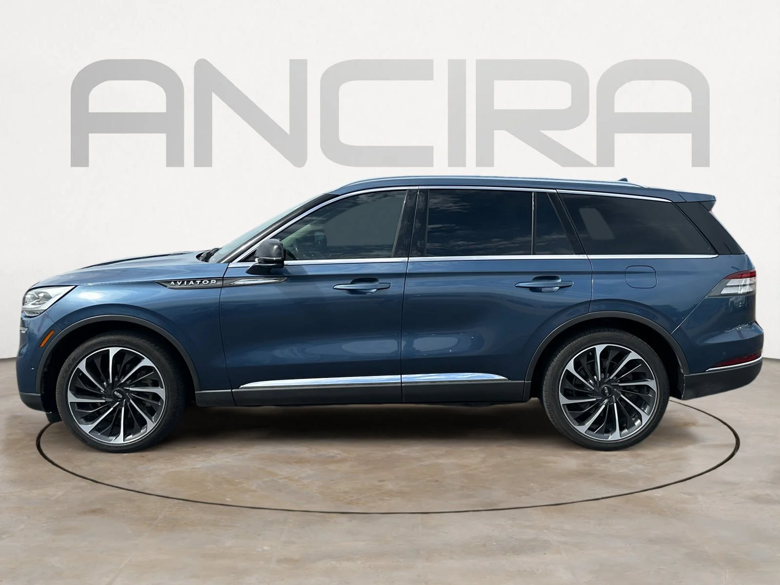 Used 2020 Blue Diamond Metallic Lincoln Reserve image 7