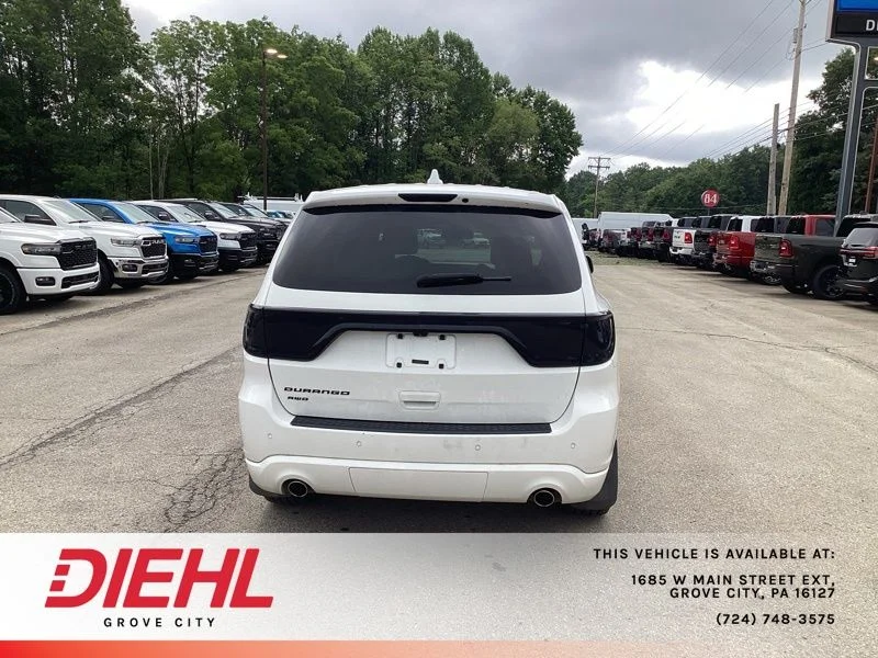 Used 2015 White Dodge SXT image 6