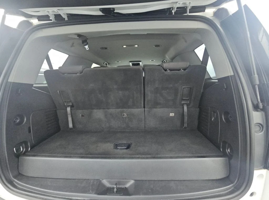Used 2018 White GMC SLE image 6