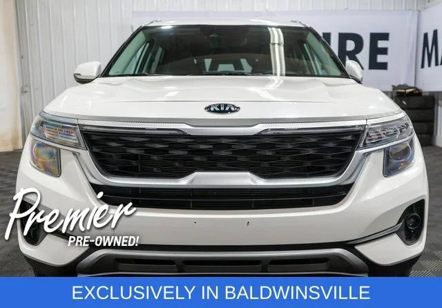 Used 2021 White Kia EX image 3